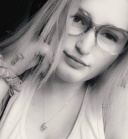 Paquet, Léanne